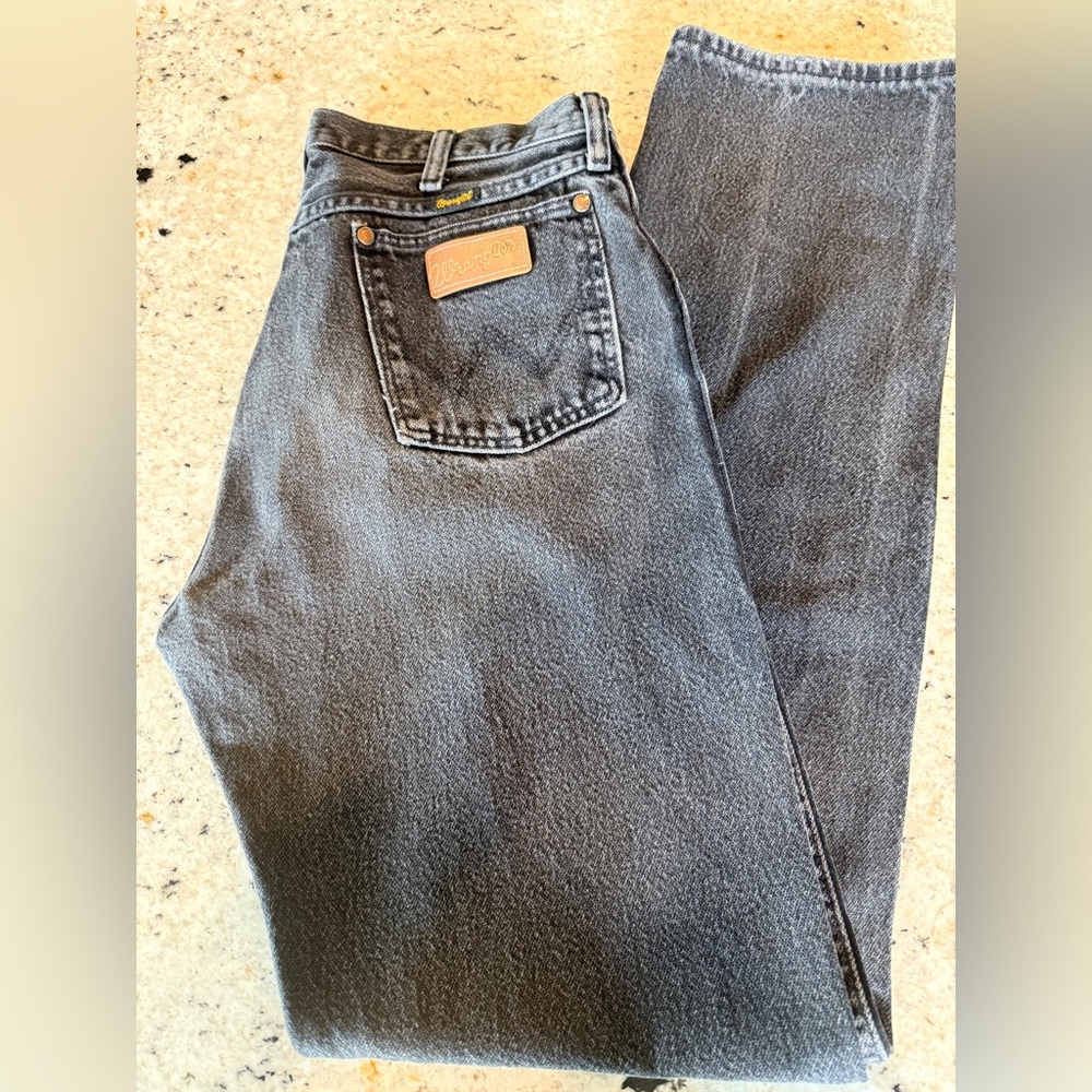 Wrangler Classic Mens Black Washed Jeans size 32x36